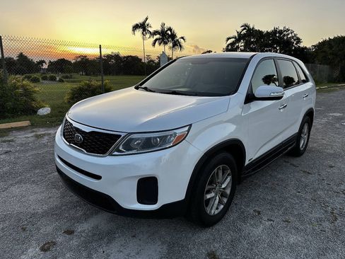 Used 2015 Kia Sorento LX AWD/4WD image 1