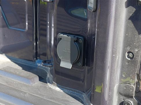 New 2025 GMC Sierra 1500 Elevation image 28