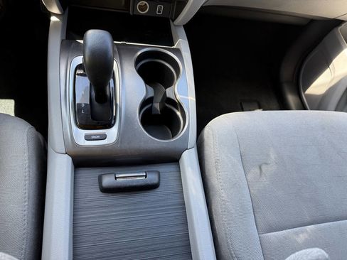 Used 2020 Honda Pilot EX image 12