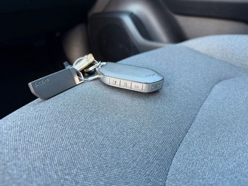 Used 2025 Kia K4 LXS image 22