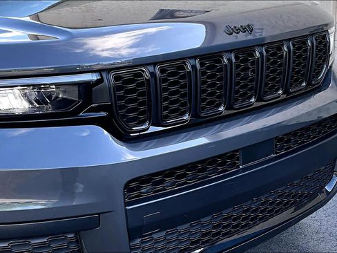 Used 2025 Jeep Grand Cherokee L Altitude RWD image 30