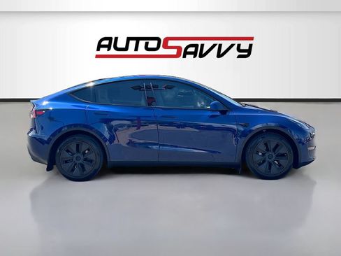 Used 2024 Tesla Model Y Long Range AWD/4WD image 8