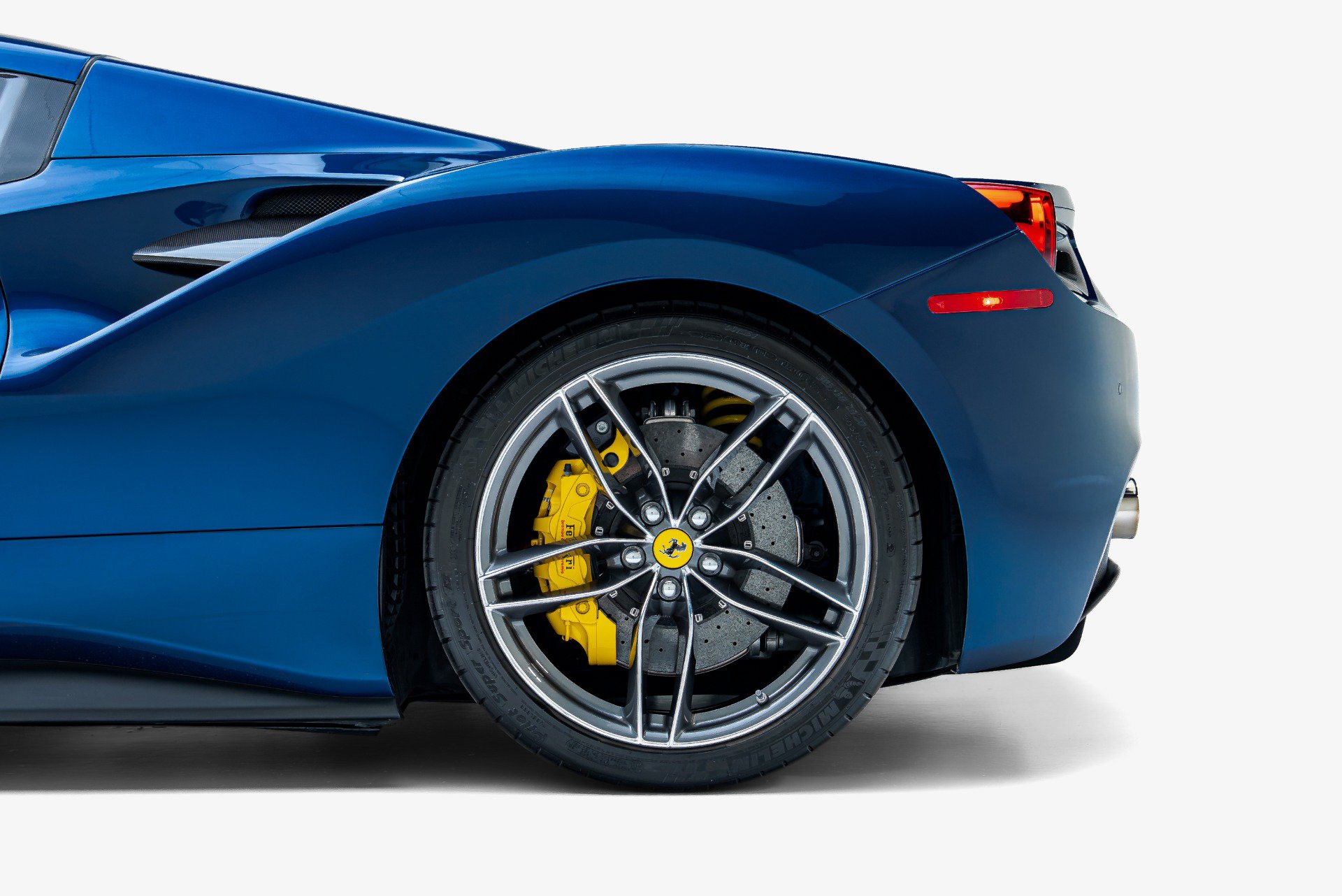 Used 2019 Ferrari 488 Spider RWD image 20