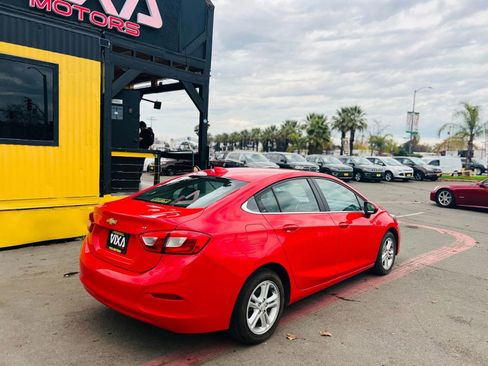 Used 2018 Chevrolet Cruze LT w/ LT Fleet Convenience Package image 4