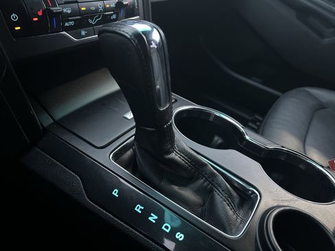 Used 2017 Ford Explorer XLT w/ Equipment Group 202A image 16