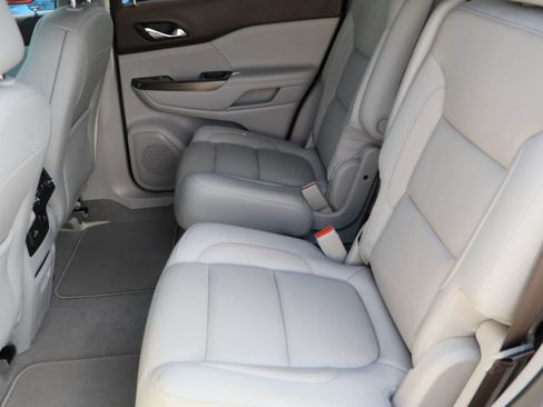 Used 2018 GMC Acadia SLT image 24