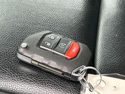 Certified 2022 Jeep Wrangler Unlimited Sahara AWD/4WD image 10