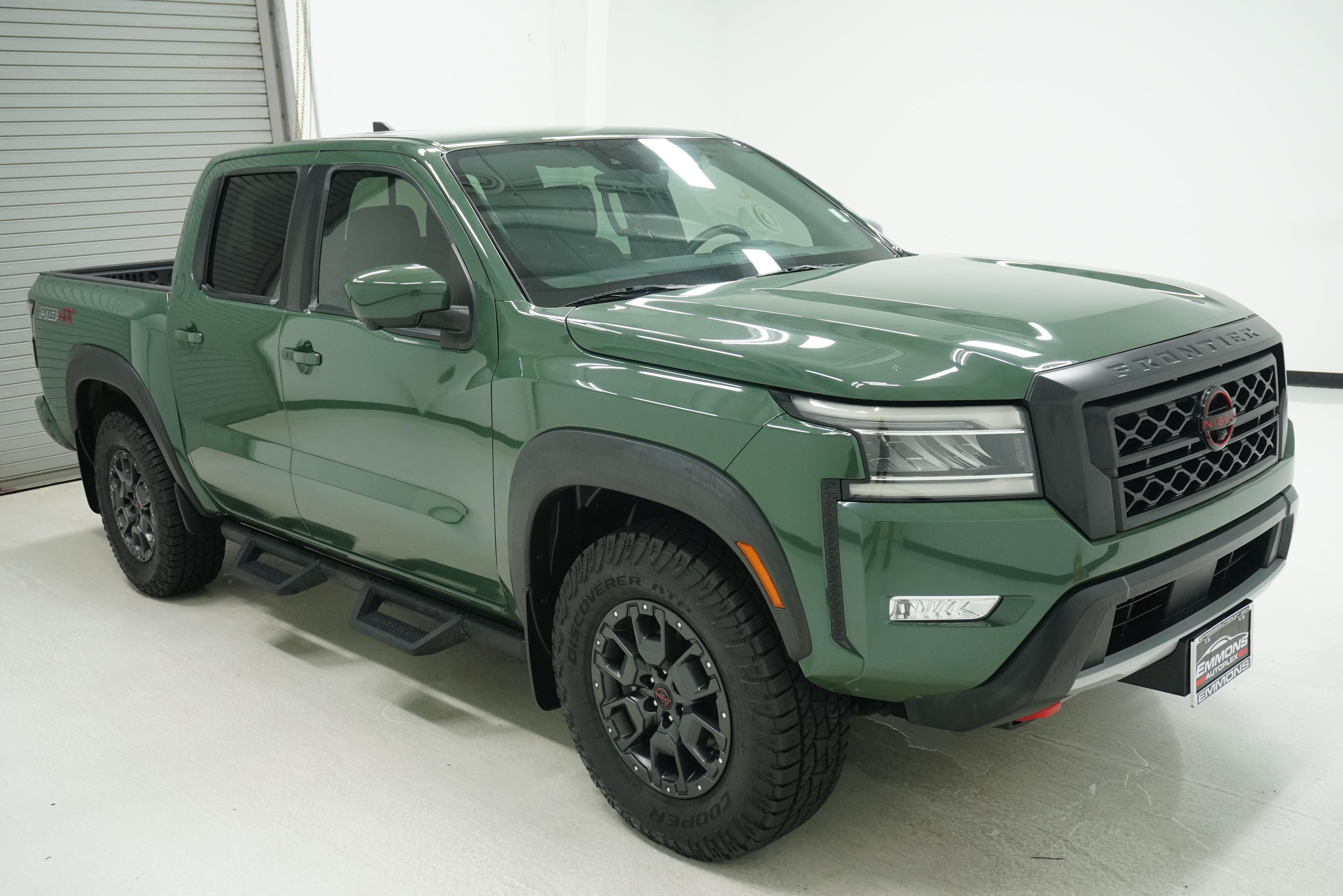 Used 2023 Nissan Frontier PRO-4X w/ Pro-4X Premium Package AWD/4WD image 3