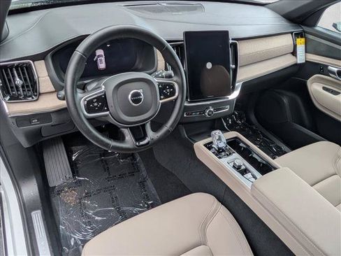 Used 2026 Volvo XC90 B6 Plus w/ Protection Package Premier AWD/4WD image 3