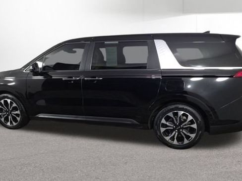 Used 2024 Kia Carnival EX FWD image 6