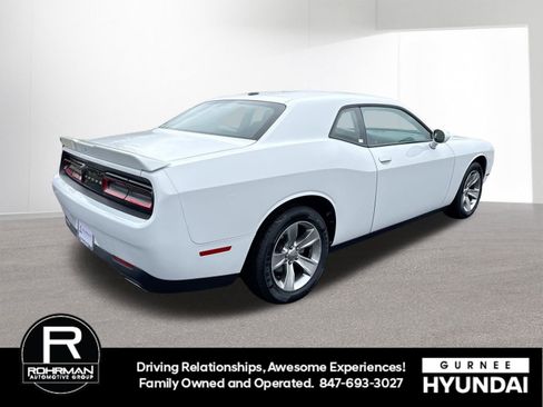 Used 2021 Dodge Challenger SXT image 9
