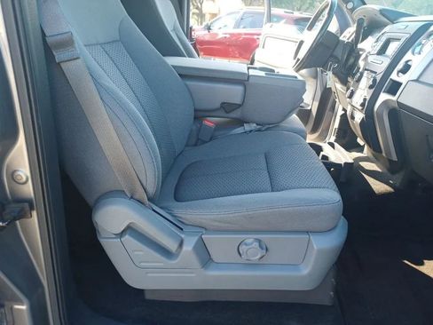 Used 2014 Ford F150 XLT w/ XLT Chrome Package image 18