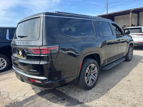 Used 2024 Jeep Wagoneer L Series II w/ Flexible Seating Group AWD/4WD image 5