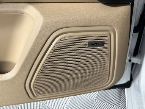 Certified 2025 Porsche Macan image 14