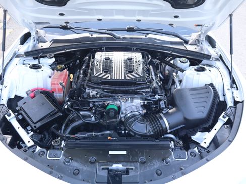 Used 2019 Chevrolet Camaro ZL1 RWD image 37