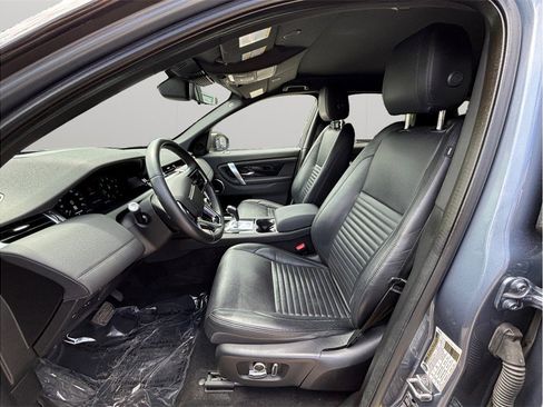 Used 2021 Land Rover Discovery Sport SE image 2