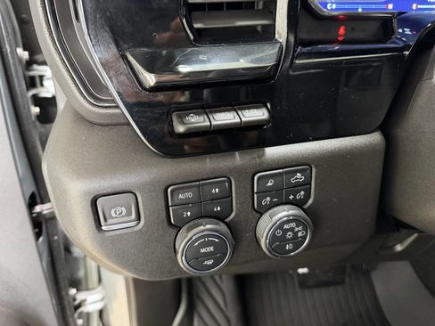 Used 2024 Chevrolet Silverado 2500 ZR2 w/ Technology Package image 31