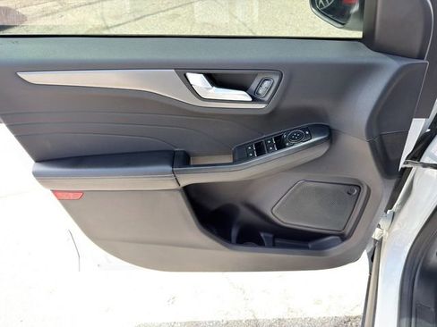 Used 2024 Ford Escape SE FWD image 18