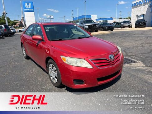 Used 2011 Toyota Camry LE FWD image 1