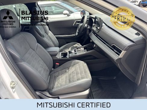 Used 2023 Mitsubishi Outlander 4WD Plug-In Hybrid image 38