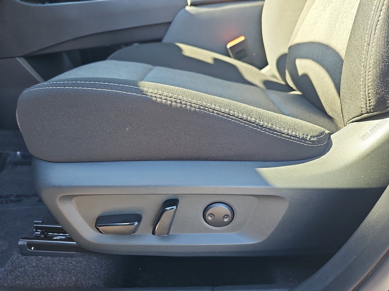 Used 2026 Nissan Rogue SV FWD image 25