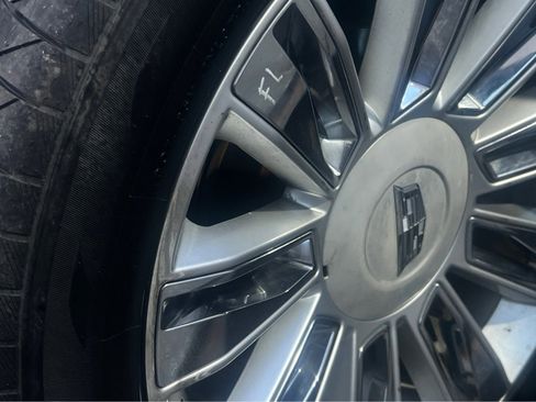 Used 2017 Cadillac Escalade Platinum RWD image 33