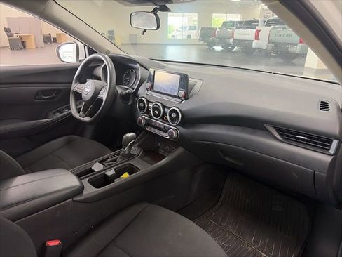 Used 2025 Nissan Sentra S image 9