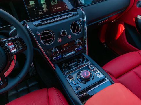 Used 2026 Rolls-Royce Cullinan AWD/4WD image 86