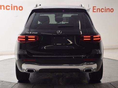 New 2025 Mercedes-Benz GLB 250 image 5