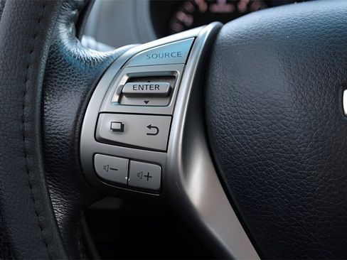 Used 2014 Nissan Altima 2.5 SV w/ Convenience Package image 17