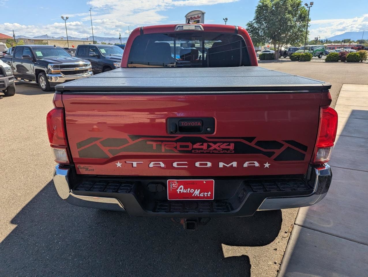 Used 2017 Toyota Tacoma TRD Off-Road w/ Tow Package (A/T) AWD/4WD image 4