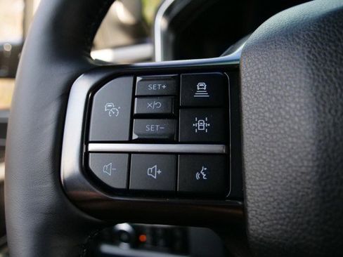 Used 2025 Ford F450 Platinum w/ FX4 Off-Road Package image 22