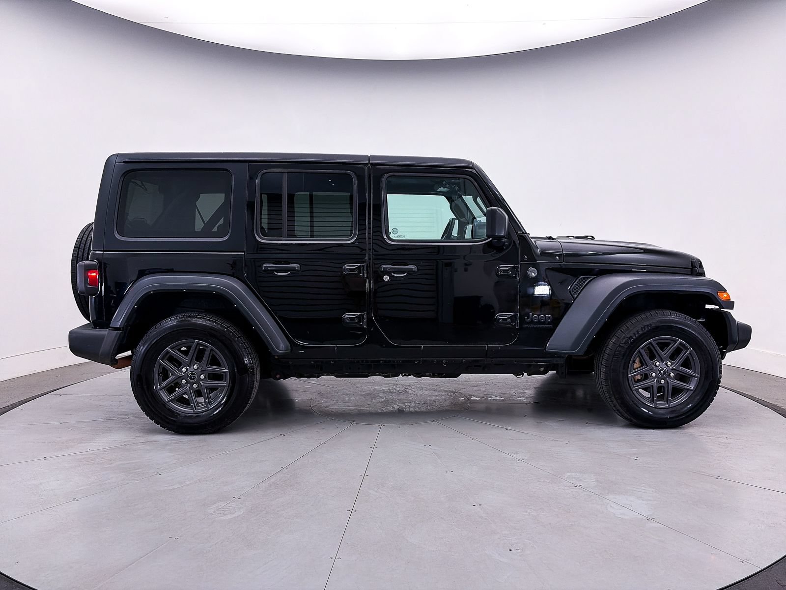 Used 2024 Jeep Wrangler Unlimited Sport AWD/4WD image 41