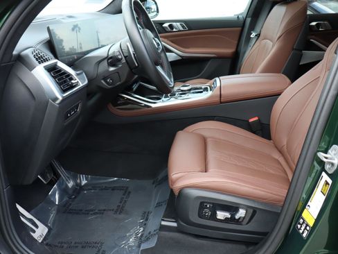 Used 2024 BMW X7 M60i w/ Executive Package image 18