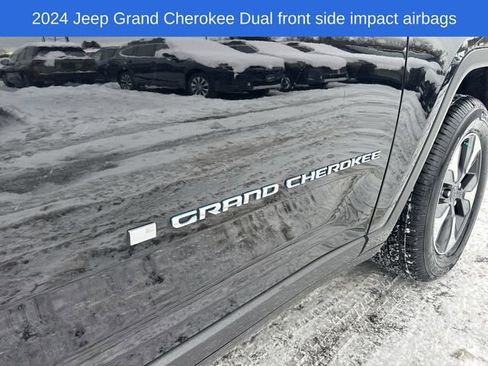 Used 2024 Jeep Grand Cherokee Limited 4xe image 17