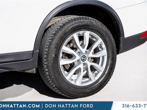 Used 2018 Nissan Rogue SV image 38