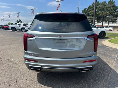 Used 2024 Cadillac XT6 Premium Luxury w/ Technology Package AWD/4WD image 7