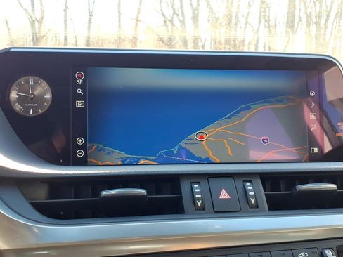 Used 2021 Lexus ES 350 w/ Premium Package image 9