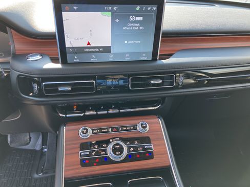 Used 2024 Lincoln Aviator Reserve w/ Equipment Group 201A image 12