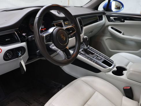 Used 2016 Porsche Macan S w/ Infotainment Package AWD/4WD image 18