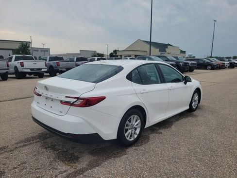 Used 2025 Toyota Camry LE FWD image 21
