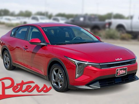 Used 2025 Kia K4 FWD image 1