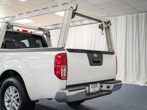 Used 2021 Nissan Frontier SV RWD image 6
