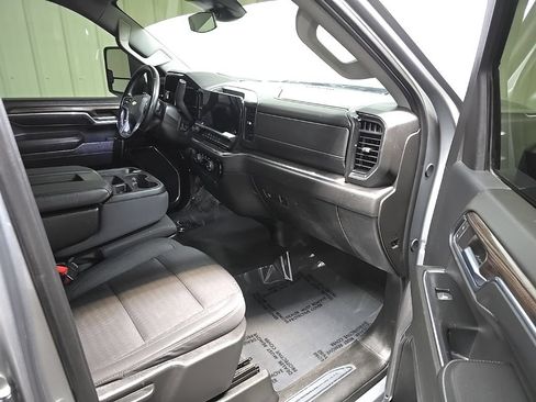 Used 2024 Chevrolet Silverado 3500 LT AWD/4WD image 15