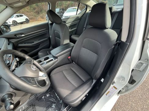 Used 2025 Nissan Altima 2.5 SV image 31