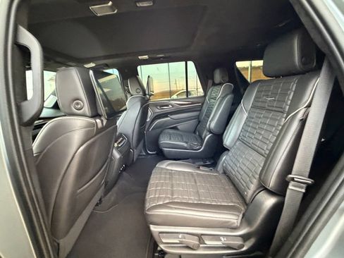 Used 2023 Cadillac Escalade Sport Platinum w/ LPO, ONYX Package AWD/4WD image 13