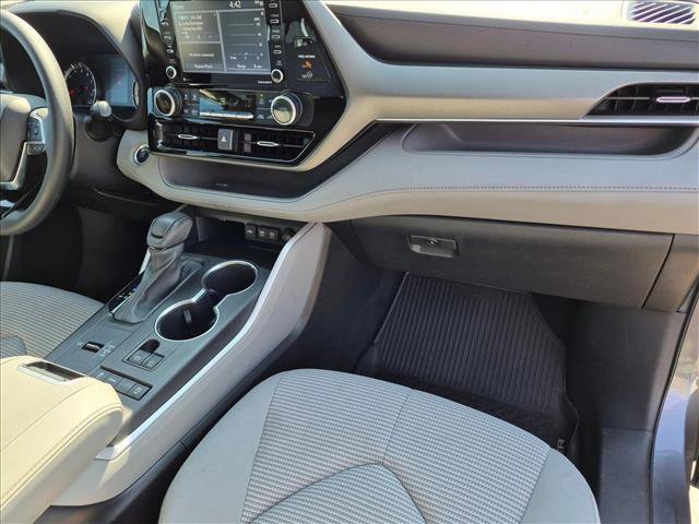 Used 2020 Toyota Highlander L FWD image 20