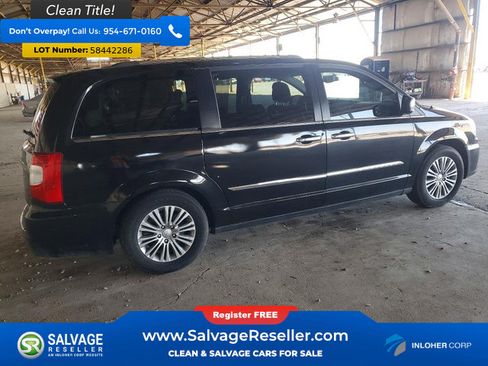 Used 2014 Chrysler Town & Country Touring-L FWD image 4