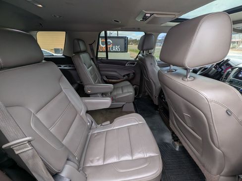 Used 2015 GMC Yukon Denali w/ Premium Package image 38
