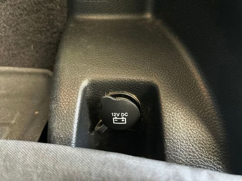 Used 2012 Jeep Wrangler Unlimited Rubicon w/ Connectivity Group AWD/4WD image 34